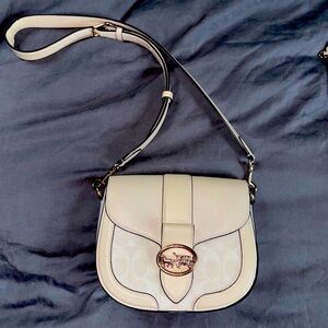 Georgie Saddle Bag in Signature Canvas